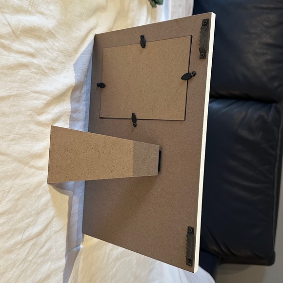 NWT-Rustic Brown Photo Frame with Heart Accent - Picture 3 of 4